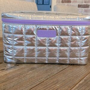 NEW Clinique Makeup/Toiletries Zip Around Case Silver